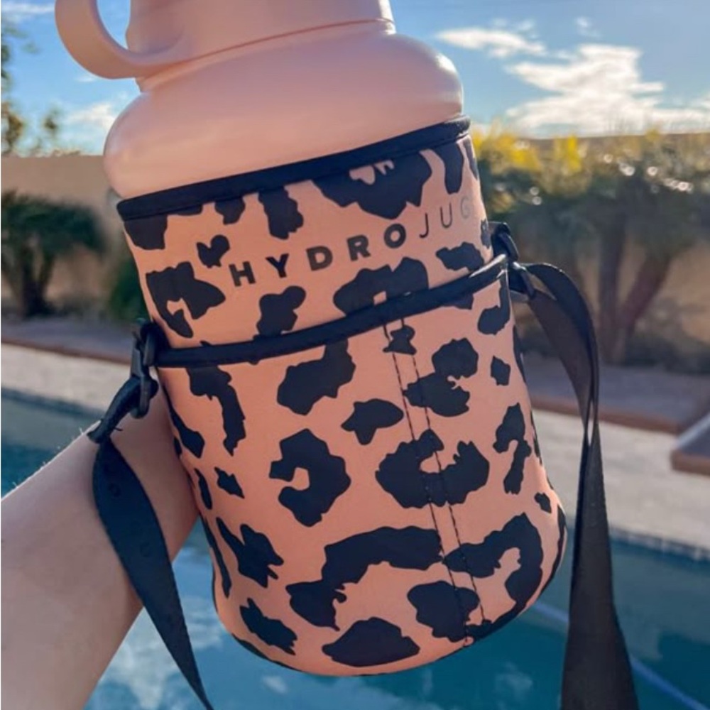 HydroJug  SLEEVE
by HydroJug Black & Brown Leopard Print - SLEEVE only! - Picture 5 of 8